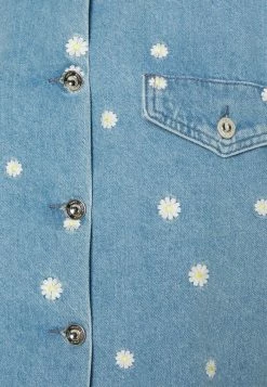 ONLY Petite ONLJAGGER CROPPED JACKET - Denim Jacket - Blue Wash -ONLY Petite store 00181bdf95b843e9a26adbe41a49686f