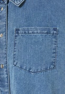 ONLY Petite ONLLECEY KNOT - Button-down Blouse - Medium Blue Denim -ONLY Petite store 03016205759b406db0c4861829dd7e51