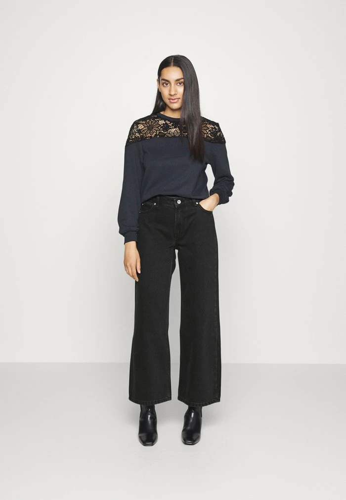 ONLY Petite ONLCHRIS WIDE - Straight Leg Jeans - Black Denim 4 ONLY Petite ONLCHRIS WIDE - Straight Leg Jeans - Black Denim - Image 2