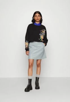 ONLY Petite ONLJULLE O NECK - Sweatshirt - Black -ONLY Petite store 0695c63dde9d485f9799c322a3266069