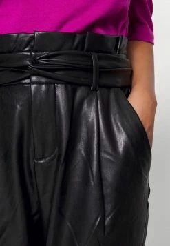 ONLY Petite ONLPOPTRASH EASY PAPERBAG - Trousers - Black -ONLY Petite store 07a8b6ec4b3648b68157d635bbc66f15