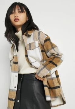 ONLY Petite ONLMACI CHECK SHACKET - Short Coat - Cloud Dancer/black/chipmunk -ONLY Petite store 09286e9e798d487791a5aa1432a3ac94