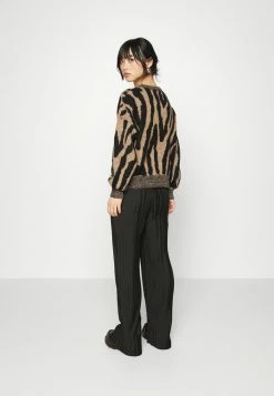 ONLY Petite ONLTRINA - Jumper - Toasted Coconut/black 9 ONLY Petite ONLTRINA - Jumper - Toasted Coconut/black -ONLY Petite store 0f1fb17496424ccb9c468b66feaed43d