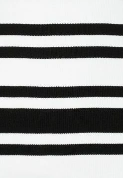 ONLY Petite ONLMYO PUFF - Jumper - Cloud Dancer/black -ONLY Petite store 10dd4f2e92aa49d08b5e5fd3bbcfb777