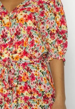 ONLY Petite ONLFREDERIKKE V NECK BELT DRESS - Shirt Dress - Cloud Dancer/pink Mix -ONLY Petite store 13ef896bd396409a933ed6e6e0e6c88d
