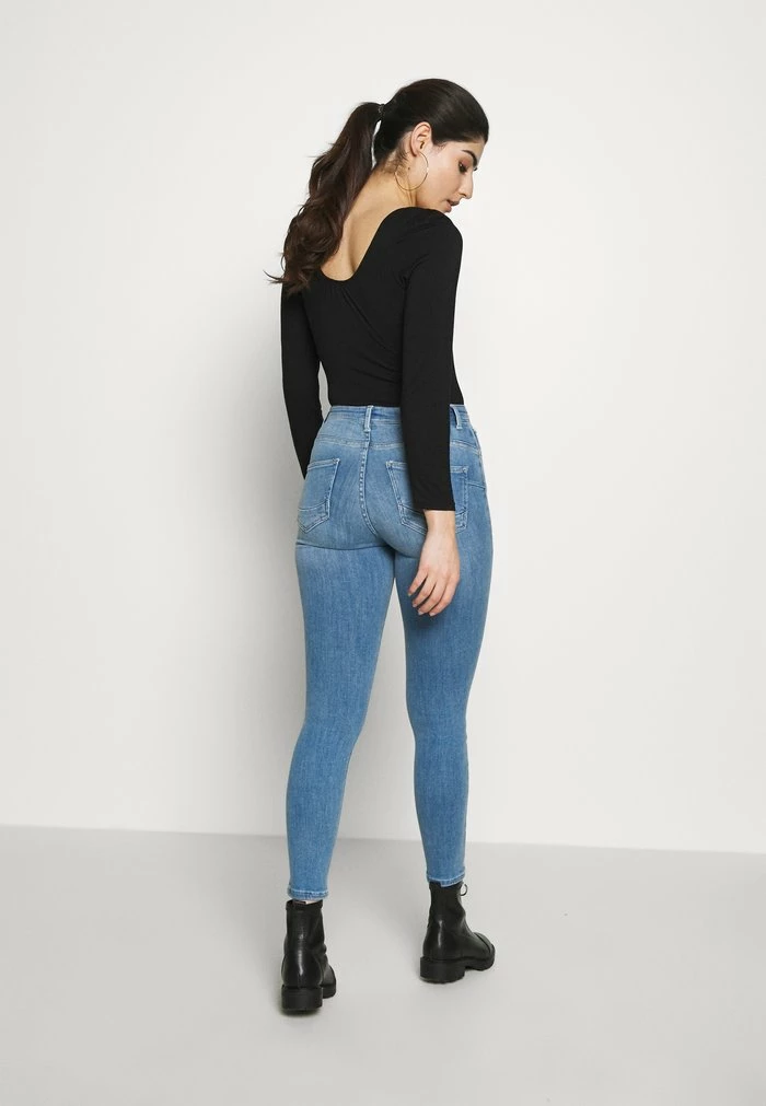 ONLY Petite ONLPOWER MID PUSH UP - Jeans Skinny Fit - Light Blue Denim 5 ONLY Petite ONLPOWER MID PUSH UP - Jeans Skinny Fit - Light Blue Denim - Image 3