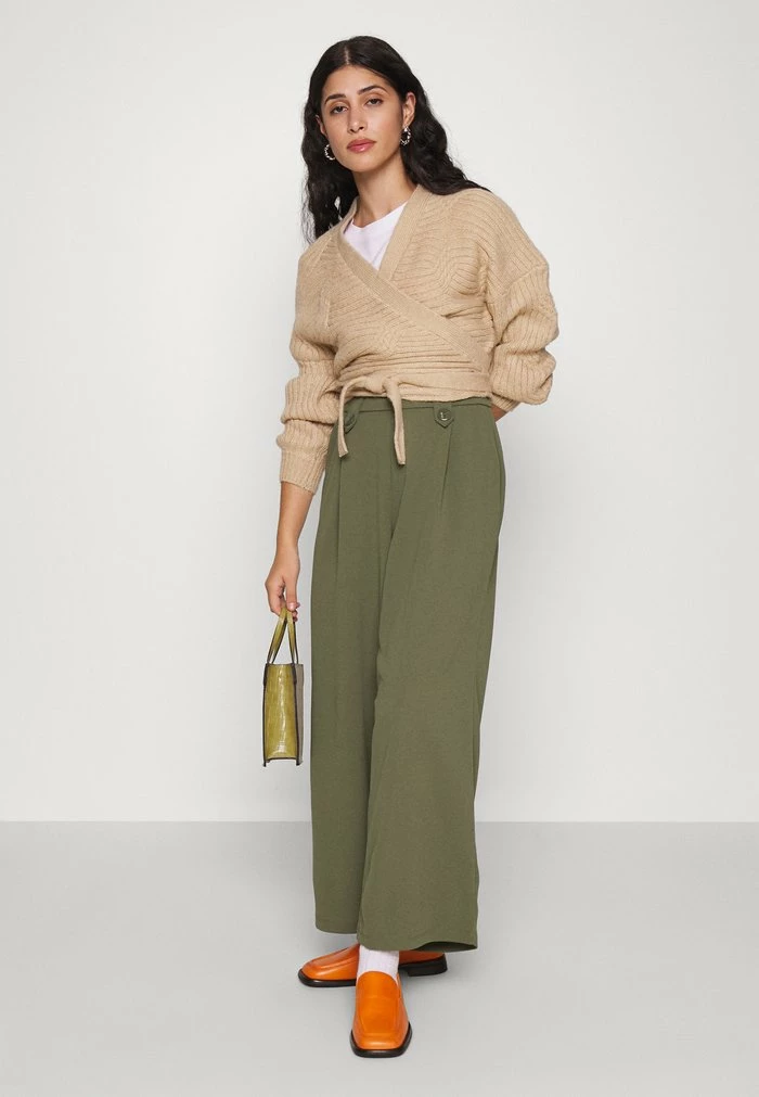 ONLY Petite ONLSANIA - Trousers - Grape Leaf 6 ONLY Petite ONLSANIA - Trousers - Grape Leaf - Image 4