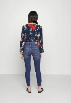 ONLY Petite ONLBLUSH ANKRAW - Jeans Skinny Fit - Medium Blue Denim -ONLY Petite store 1c8595bc8fee492aa71891ab8c926691