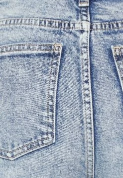 ONLY Petite ONLEMILY - Relaxed Fit Jeans - Light Blue Denim -ONLY Petite store 1d345643650c49d9a8a1c3c528f84876