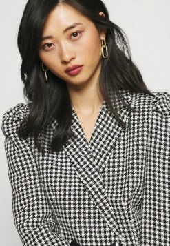 ONLY Petite ONLNADINA PUFF SHORT - Summer Jacket - Cloud Dancer/black -ONLY Petite store 1d8c84e999864782a254d4f4814f9abe