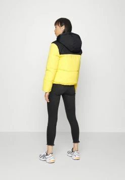 ONLY Petite ONLSANDRA SHORT JACKET - Winter Jacket - Black/yellow -ONLY Petite store 2100fa2e88904de6ae1692ea345ccf7e