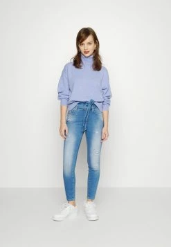 ONLY Petite ONLHUSH LIFE - Jeans Skinny Fit - Medium Blue Denim -ONLY Petite store 221678906eeb452bb0f528185f719958