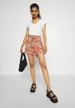 ONLY Petite ONLFREDERIKKE BELT - Shorts - Cloud Dancer/pink -ONLY Petite store 237e5610479c47bc8c13ac8770845cb9