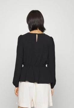 ONLY Petite ONLMETTE O NECK - Blouse - Black 9 ONLY Petite ONLMETTE O NECK - Blouse - Black -ONLY Petite store 2398b25dc2ca451a84d341feefd5a64b