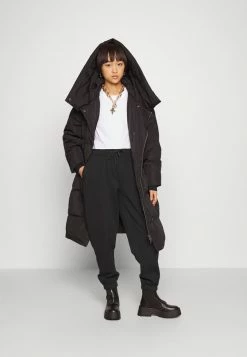 ONLY Petite ONLFEEL NEW PANT - Tracksuit Bottoms - Black -ONLY Petite store 248a901c7b6b430db2e74fa6b18e2a7e