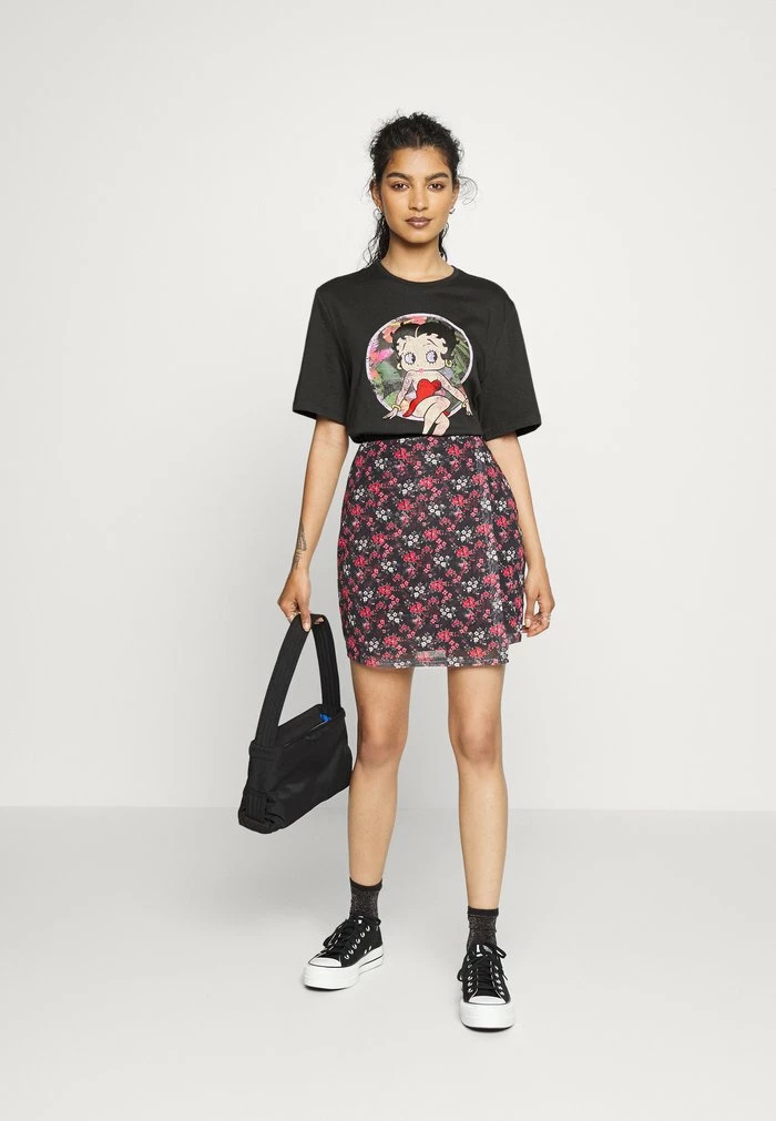 ONLY Petite ONLBETTY BOOP BOXY - Print T-shirt - Phantom 4 ONLY Petite ONLBETTY BOOP BOXY - Print T-shirt - Phantom - Image 2