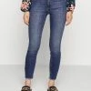 ONLY Petite ONLBLUSH ANKRAW - Jeans Skinny Fit - Medium Blue Denim -ONLY Petite store 282a4b819e654de4b3a20675d83cbc86