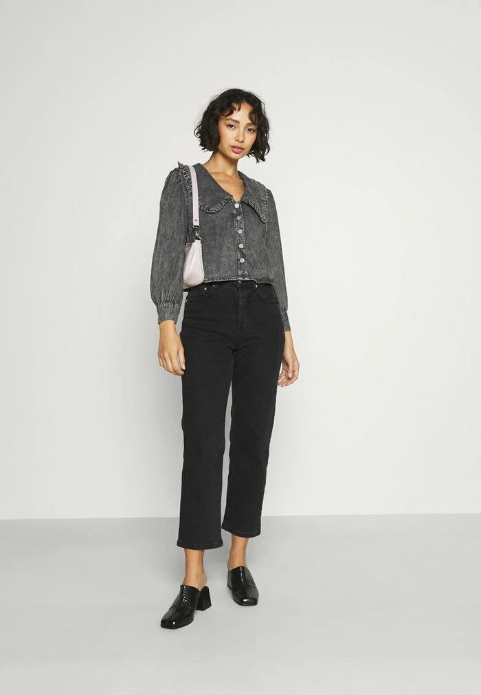 ONLY Petite ONLTHEA LIFE COLLAR SHIRT - Blouse - Grey Denim 4 ONLY Petite ONLTHEA LIFE COLLAR SHIRT - Blouse - Grey Denim - Image 2