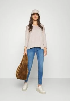 ONLY Petite ONLPAOLA TAIBOX - Jeans Skinny Fit - Medium Blue Denim -ONLY Petite store 2c484966c9184a8cb6669fba22c29663