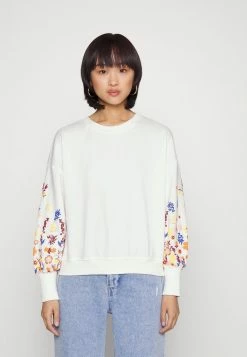 ONLY Petite ONLBROOKE O-NECK FLOWER - Sweatshirt - Cloud Dancer