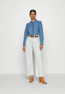 ONLY Petite ONLROMANCE - Blouse - Medium Blue Denim -ONLY Petite store 31003f4f62b449689bd74bb274de72eb