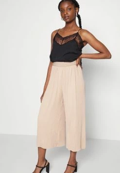 ONLY Petite ONLMARIN PLISSE CULOTTE - Trousers - Beige -ONLY Petite store 31d739e74f10437899c0a0e193995292