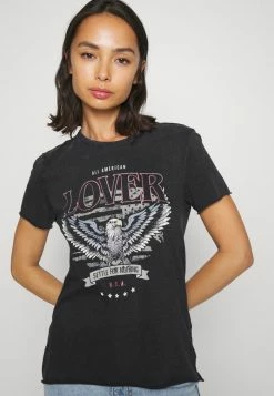 ONLY Petite ONLLUCY - Print T-shirt - Black -ONLY Petite store 33c17b86b782469c891c8bafb2fb1a92