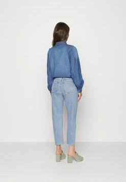 ONLY Petite ONLEMILY - Straight Leg Jeans - Light Blue Denim -ONLY Petite store 33dccf174d104db198a266118a39b92a