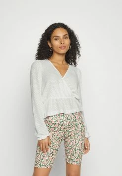 ONLY Petite ONLSTEFFIE V NECK - Jumper - Cloud Dancer