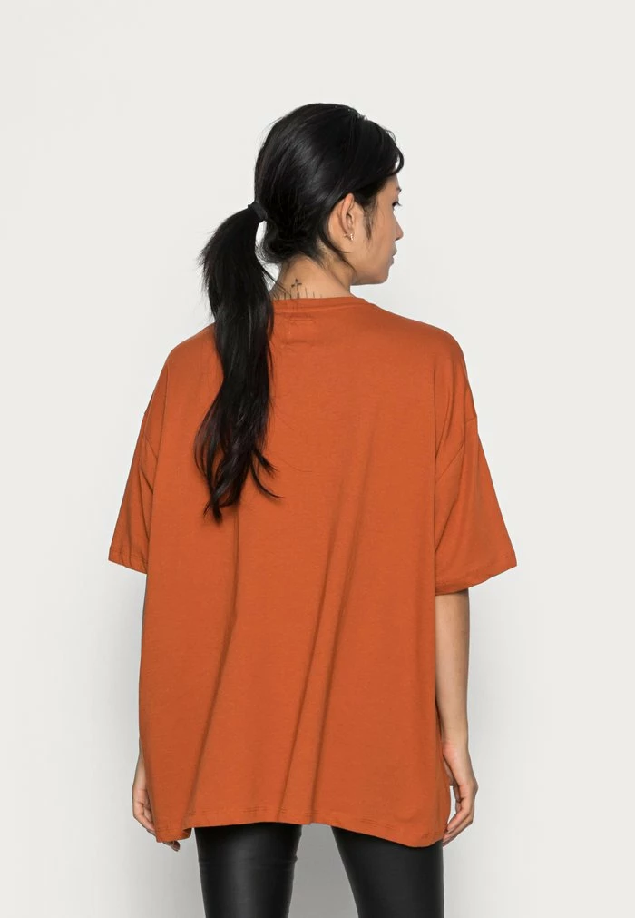 ONLY Petite ONLINC SISI OVERSIZED TEE - Basic T-shirt - Bombay Brown 5 ONLY Petite ONLINC SISI OVERSIZED TEE - Basic T-shirt - Bombay Brown - Image 3