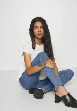 ONLY Petite ONLCORAL POWER - Jeans Skinny Fit - Light Blue Denim -ONLY Petite store 36bb69cd935947f5abd07b5072917430