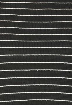 ONLY Petite ONLANITS CROPPED - Print T-shirt - Black/antique White -ONLY Petite store 392316a86c7c4a49b50505aab9a8ce57