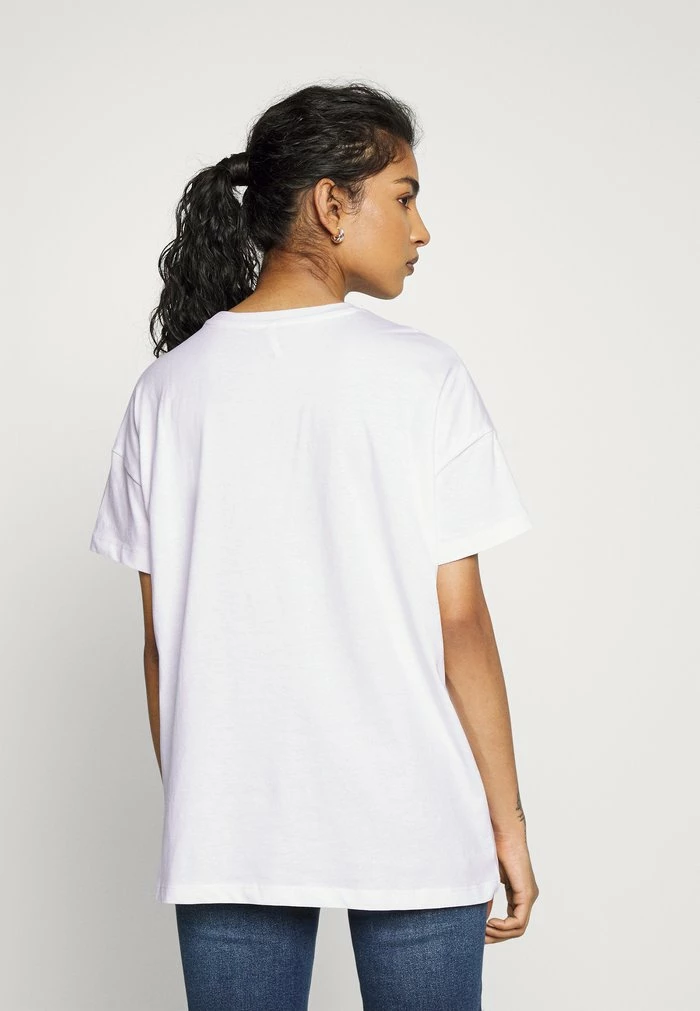 ONLY Petite ONLBEAR OVERSIZE - Print T-shirt - Bright White 5 ONLY Petite ONLBEAR OVERSIZE - Print T-shirt - Bright White - Image 3