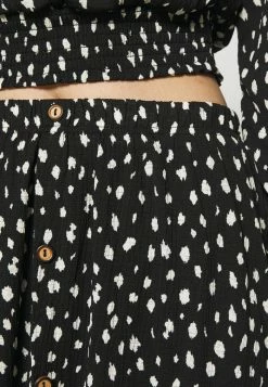 ONLY Petite ONLPELLA BUTTON SKIRT - A-line Skirt - Black -ONLY Petite store 3c4a212cd3ed4b02a4e075dd7a0fc99e