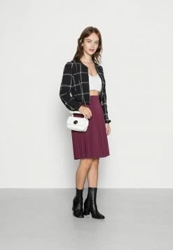 ONLY Petite ONLNOVA LUX LOUNGE - Bomber Jacket - Black -ONLY Petite store 3ed959f0cdc94539a7fe43b8b52d98d6