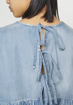 ONLY Petite ONLBEA LIFE LOOSE DRESS - Denim Dress - Light Medium Blue Denim -ONLY Petite store 4135d1ab6d514525aa17f623582cbb72