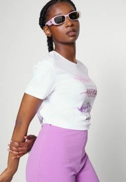 ONLY Petite ONLKITA FEATHER BOX - Print T-shirt - Bright White -ONLY Petite store 4149686500ea4087a6a0cfa8a7aeaa11