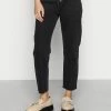 ONLY Petite ONLEMILY LIFE - Straight Leg Jeans - Black