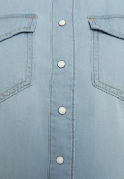 ONLY Petite ONLROCK IT LIFE SHIRT - Button-down Blouse - Light Blue Denim -ONLY Petite store 4283f859905f46c3a33609cfcc45d795