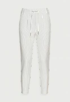 ONLY Petite ONLPOPTRASH EASY RUSH - Trousers - Cloud Dancer/black -ONLY Petite store 433b2cd040b84c1582e219379881b58e