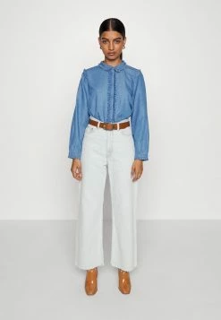 ONLY Petite ONLROMANCE - Blouse - Medium Blue Denim -ONLY Petite store 43eb77d1196345e1aec8c98c109addc9