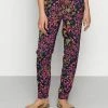 ONLY Petite ONLNOVA LIFE PANT - Trousers - Dark Blue/multi-coloured 2 ONLY Petite ONLNOVA LIFE PANT - Trousers - Dark Blue/multi-coloured -ONLY Petite store 447ec0a1b67c4d39a5ea97ea7007be9e