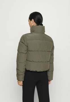 ONLY Petite ONLDOLLY SHORT PUFFER JACKET - Winter Jacket - Grape Leaf -ONLY Petite store 44e739ec67a44c769eab9caa4b5f1ec5