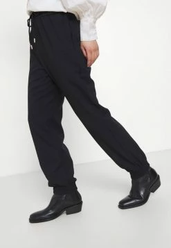 ONLY Petite ONLMILEY PANTS - Tracksuit Bottoms - Black -ONLY Petite store 4769e85ced77458099bea69e96101a1e