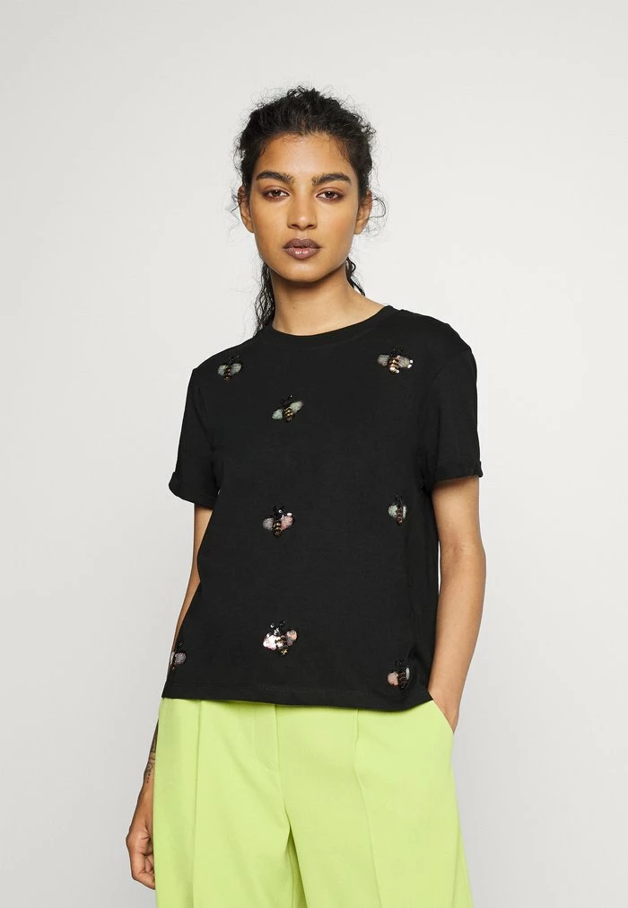 ONLY Petite ONLKITA BEE BOX - Print T-shirt - Black 5 ONLY Petite ONLKITA BEE BOX - Print T-shirt - Black - Image 3