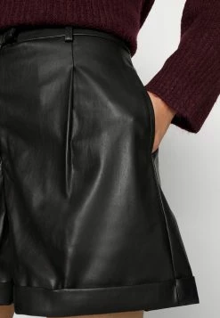 ONLY Petite ONLEMY - Shorts - Black -ONLY Petite store 49daf824e4a3446da32b99658fc66158