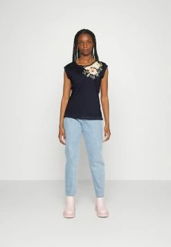 ONLY Petite ONLBONE FEEL FEATHERS BOX - Print T-shirt - Night Sky