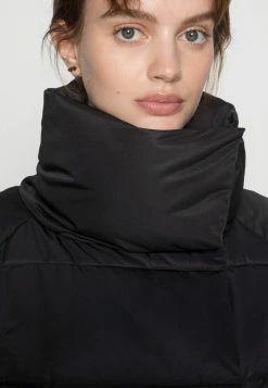 ONLY Petite ONLNEWJUNE SHORT PUFFER - Winter Jacket - Black -ONLY Petite store 504dff1ef33f4cb6b65669271e3082a9