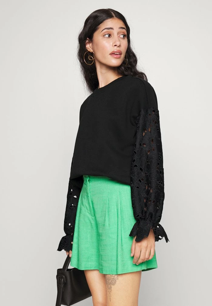ONLY Petite ONLWANTED SLEEVE - Sweatshirt - Black 6 ONLY Petite ONLWANTED SLEEVE - Sweatshirt - Black - Image 4