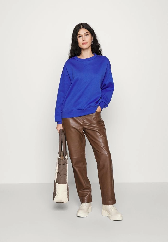 ONLY Petite ONLJODA - Sweatshirt - Surf The Web 4 ONLY Petite ONLJODA - Sweatshirt - Surf The Web - Image 2